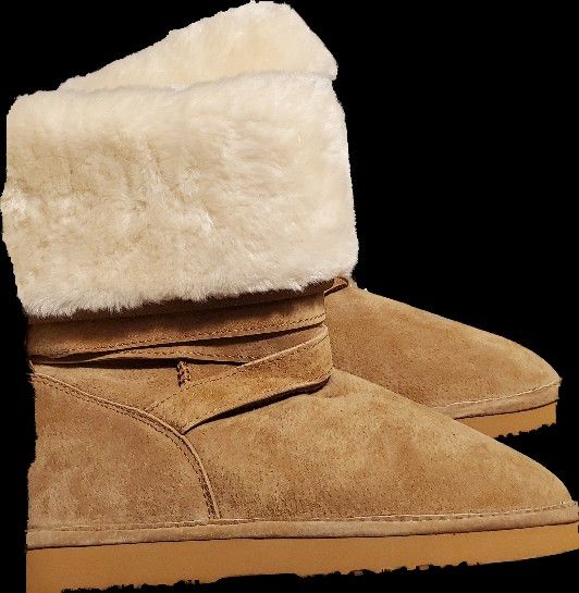 Lamo boots size 9 suede tan boots with Criss Cross design