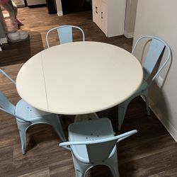 Dining Table & Chairs 