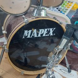Mapex Drum Set. $300