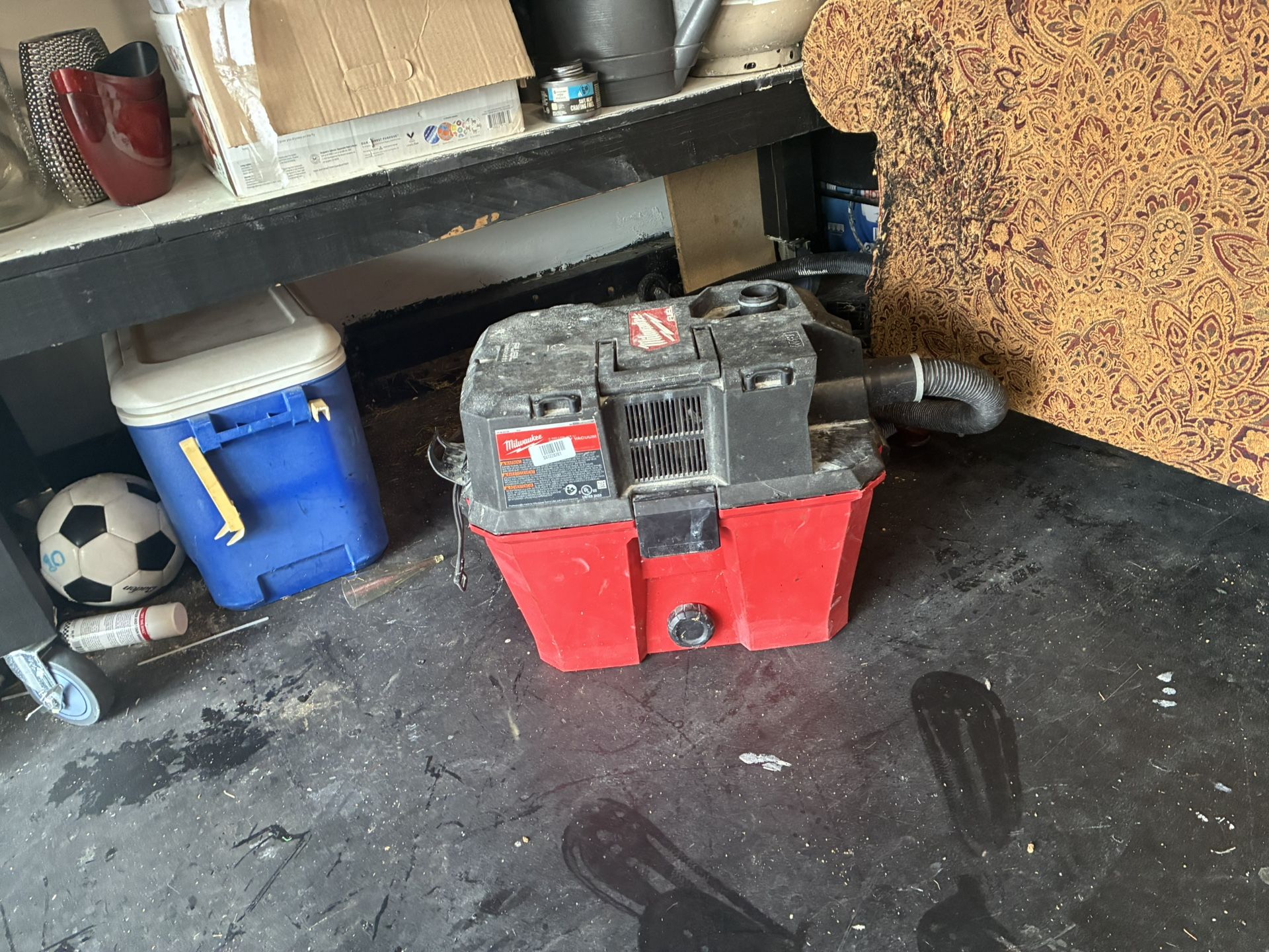 Milwaukee 6 Gal Shop vac + Wet/dry Utility Nozzle