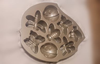 Nordic Ware Backyard Bugs pan mold - kids spring
