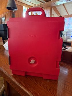 Cambro Insulated Food Carrier, Red