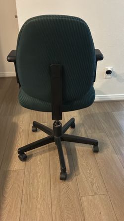 Desk chair