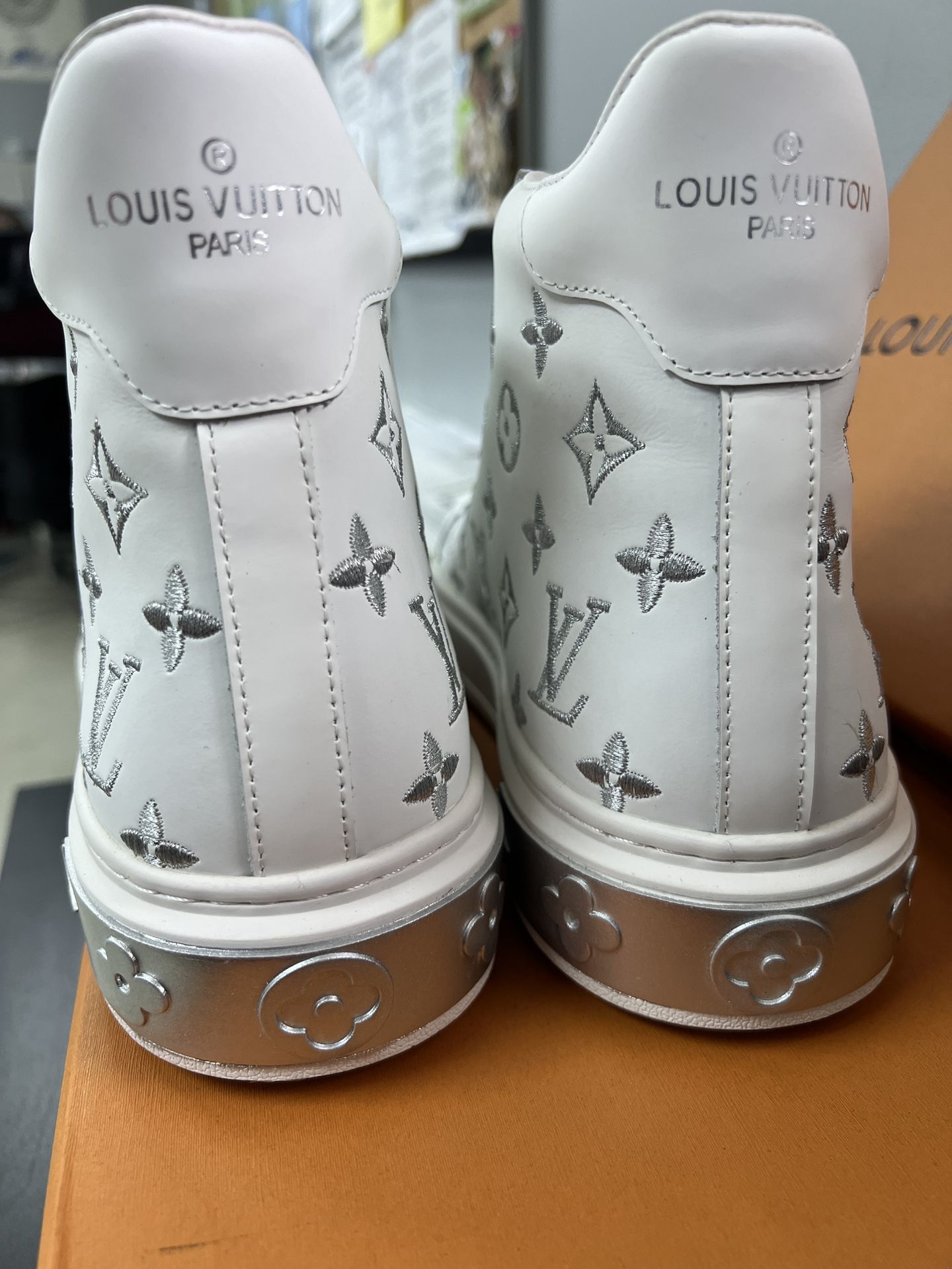Men's Louis Vuitton Sneakers for Sale in Deer Park, NY - OfferUp
