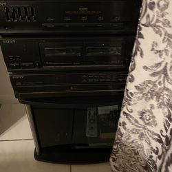 Sony Speakers And Stereo Cd & Fm Am Stereo 