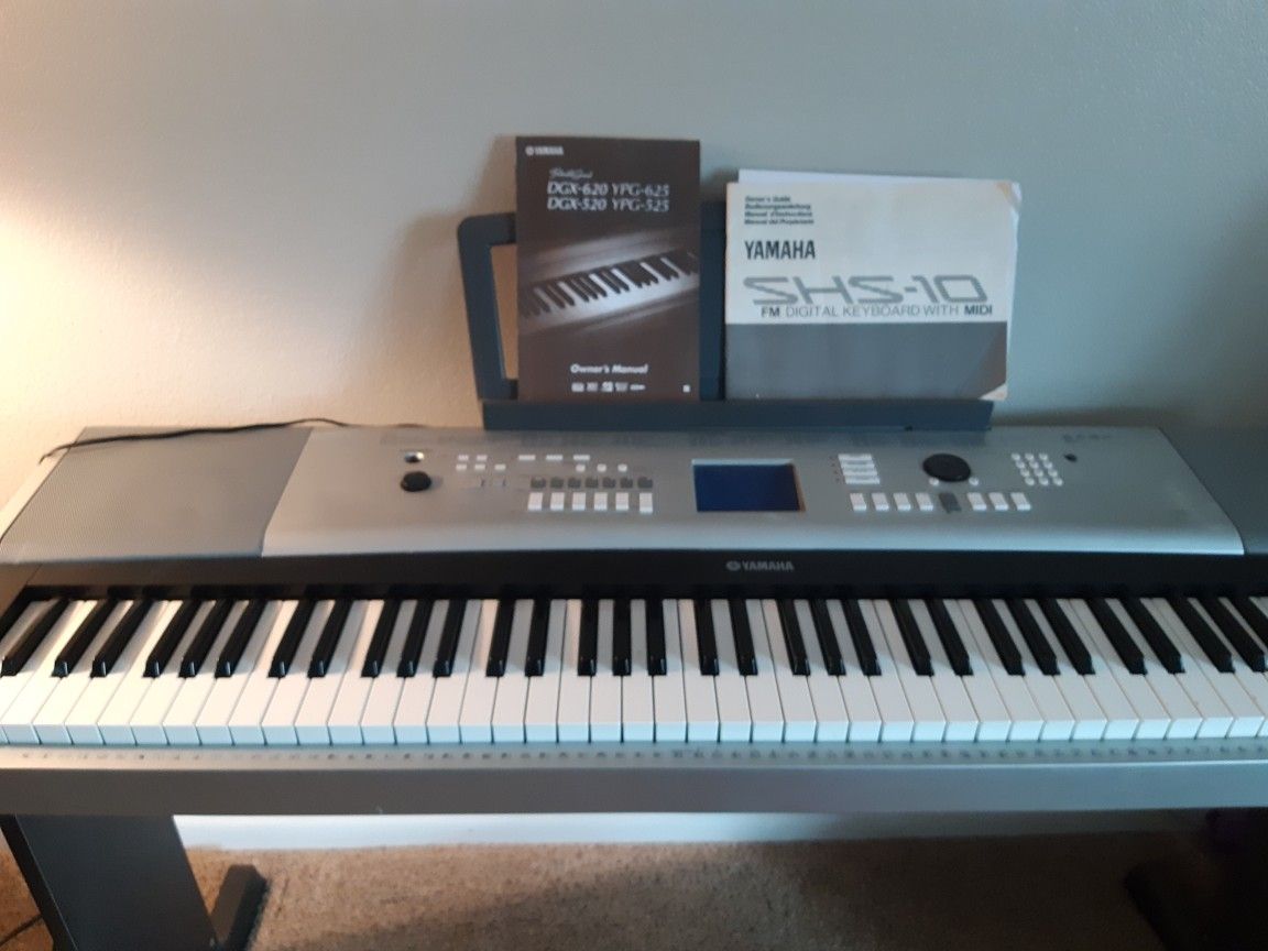 Yamaha midi full size keyboard with stand