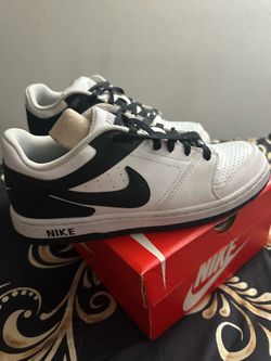 Nike Low-Top Sneakers White Black