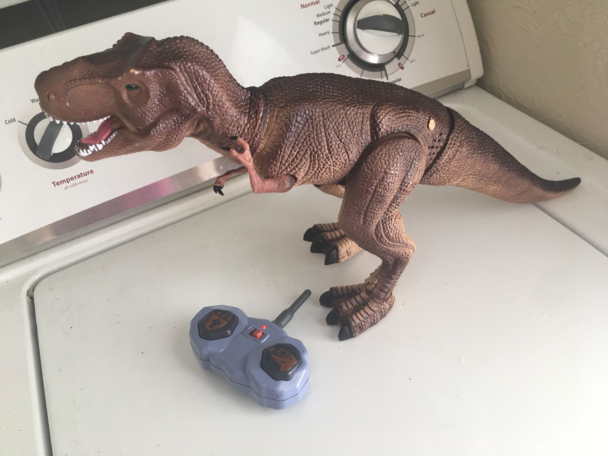 Discovery Toys - Remote control T-Rex chomping Dinosaur Makes Sounds & Stomps Forward