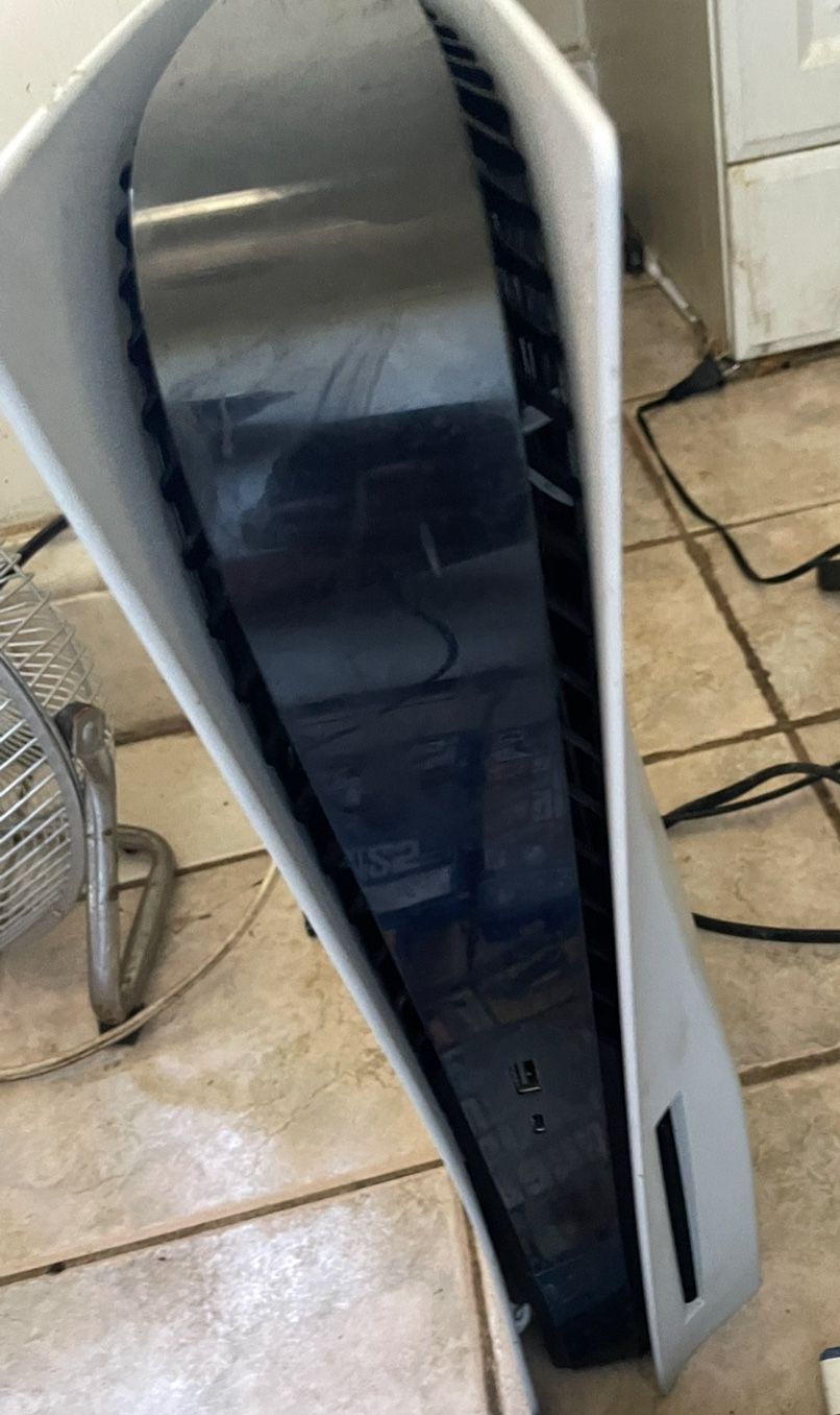 Ps5 Console Wit 1 Controller Disc
