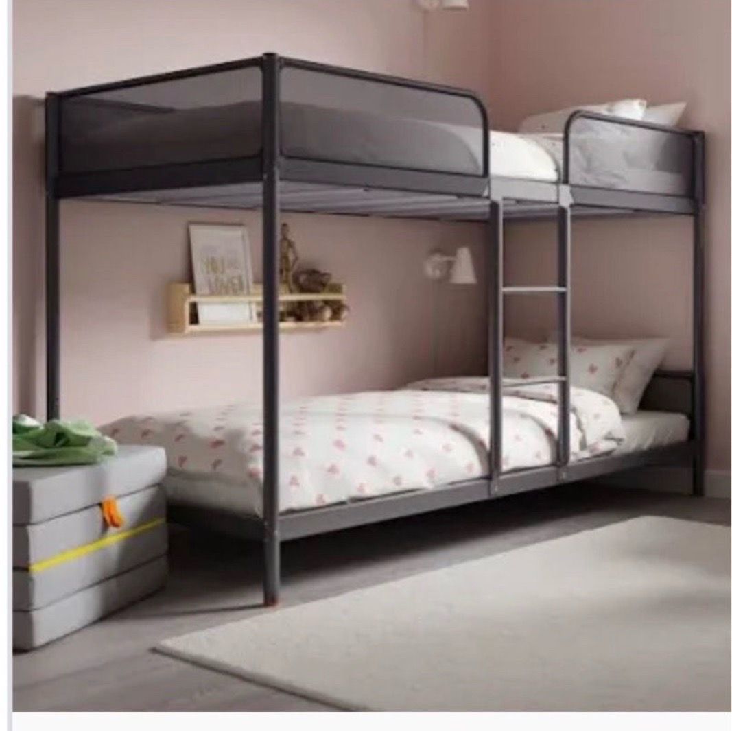 Bunkbed with mattress