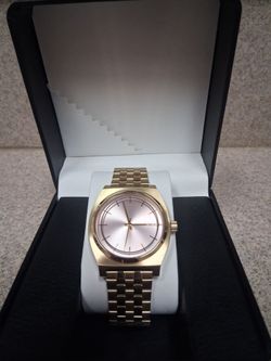 Nixon - The Time Teller
