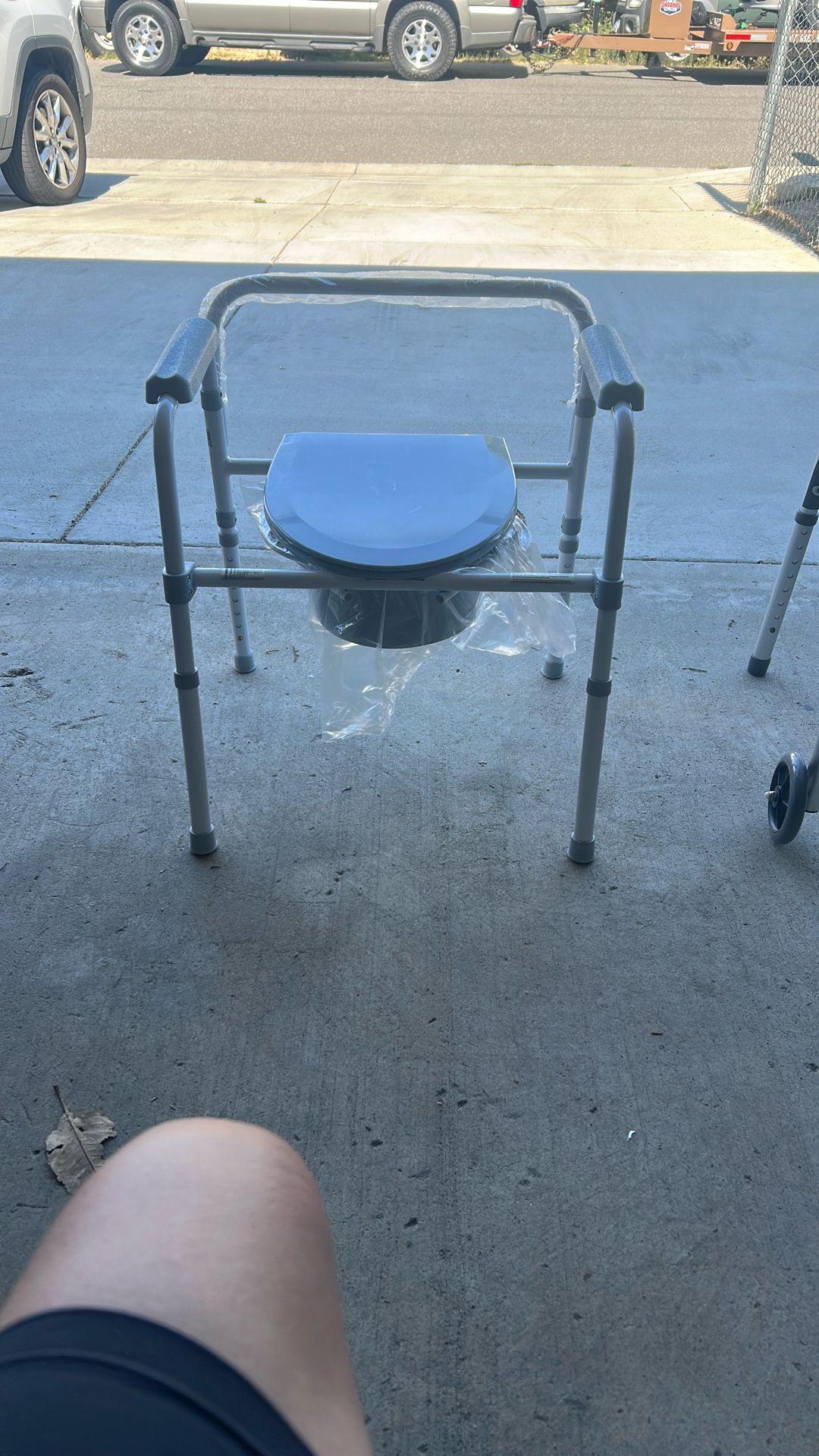 Walker/toilet
