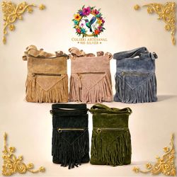 Bolso Artesanal de piel de gamuza.