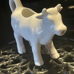 Porcelain Cow 🐮 Creamer Pitcher by Food Network Brand 7" long Like New