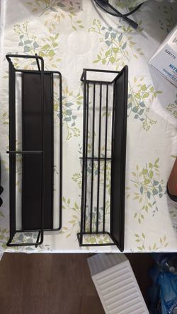 Magnet shelves