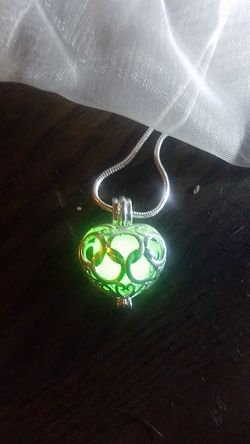 Luminous heart-shaped pendant