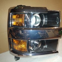 2015 To 2019 Chevy 2500 Or 3500 HD Passenger Headlight OEM Parts