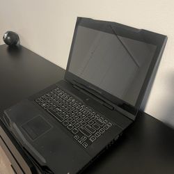 Old Alienware Laptop 13 1/2 Inch Screen Core i7 Windows 7 Parts or Repair