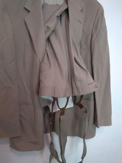 Men suits and ties 36/30 & 38/30.. jacket 44r &46r