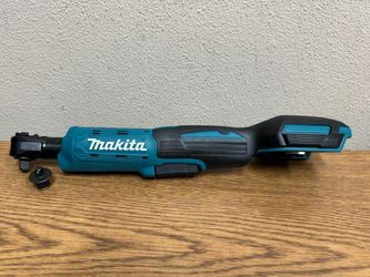Makita XRW01Z 3/8 in./1/4 in. 18V LXT Lithium-Ion Cordless Square Drive Ratchet (Tool-Only)