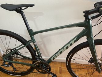 2021 Giant Revolt 2 Trekking Green Gravel Med 5 7 5 11 for