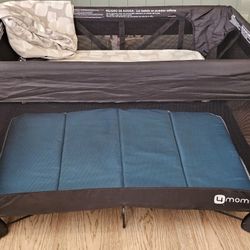 4 Moms Pack And Play With 4moms Sheets 