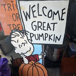 Peanuts Wooden Yard Sign