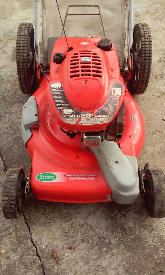 Scotts Turf-Vac3 6.5 HP Self Propelled Lawn Mower