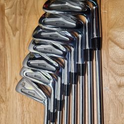 Wilson Imperial Golden Wreath Golf Clubs (3I-PW)
