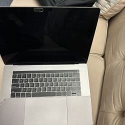 2017 gray macbook pro good condition 250 available storage   (price is negotiable)