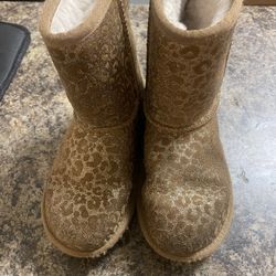 Size 1 Uggs 