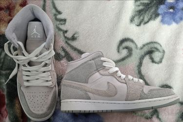 Women's Air Jordan 1 Mid SE 'Particle Grey' – Size US 8.5 W