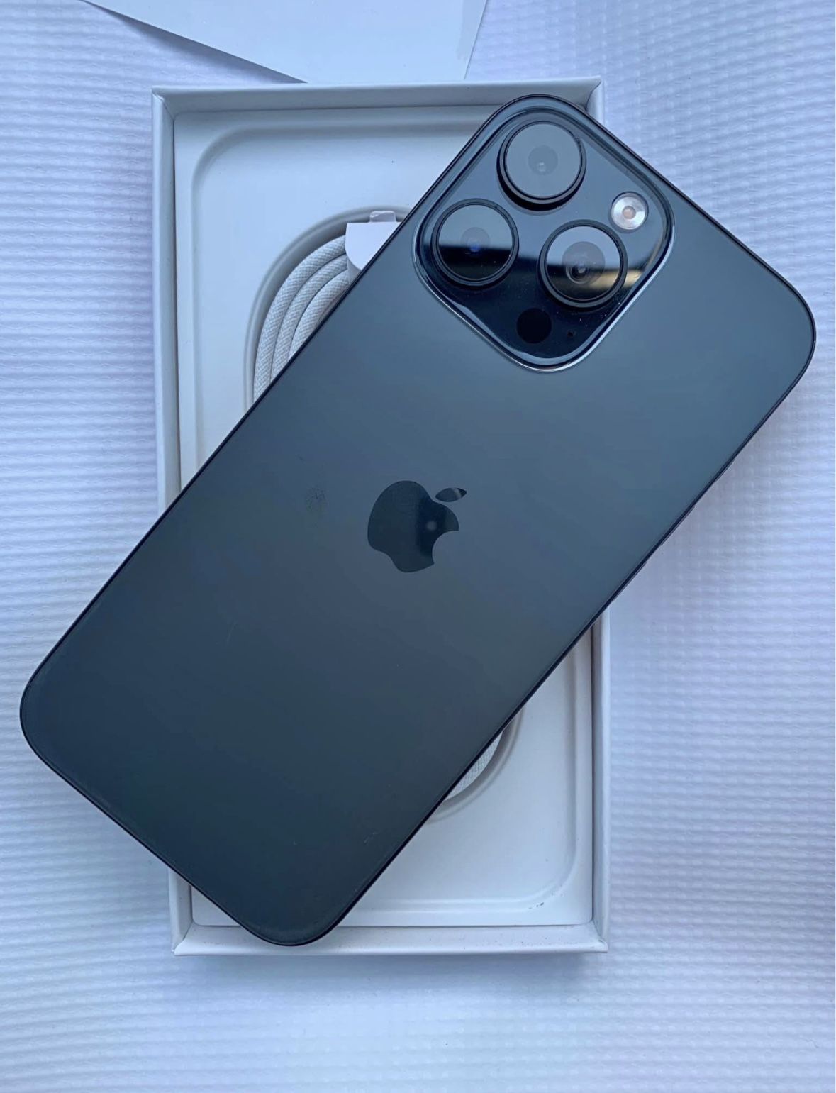 iPhone 16 Pro Mac
