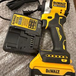 DEWALT Impact drill atomic with battery 4H and charger