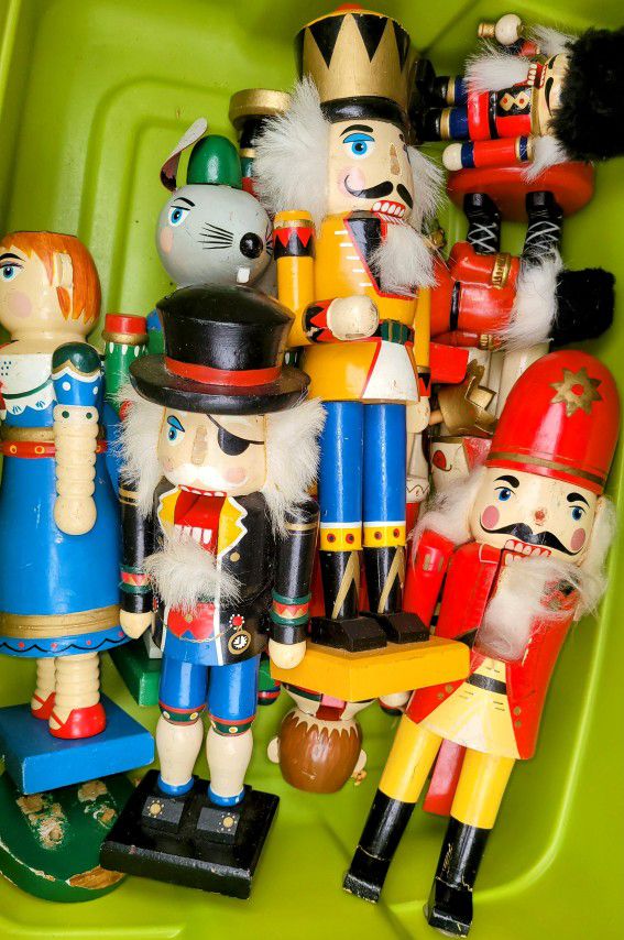 Lot Of Vintage Christmas Wooden Nutcrackers 