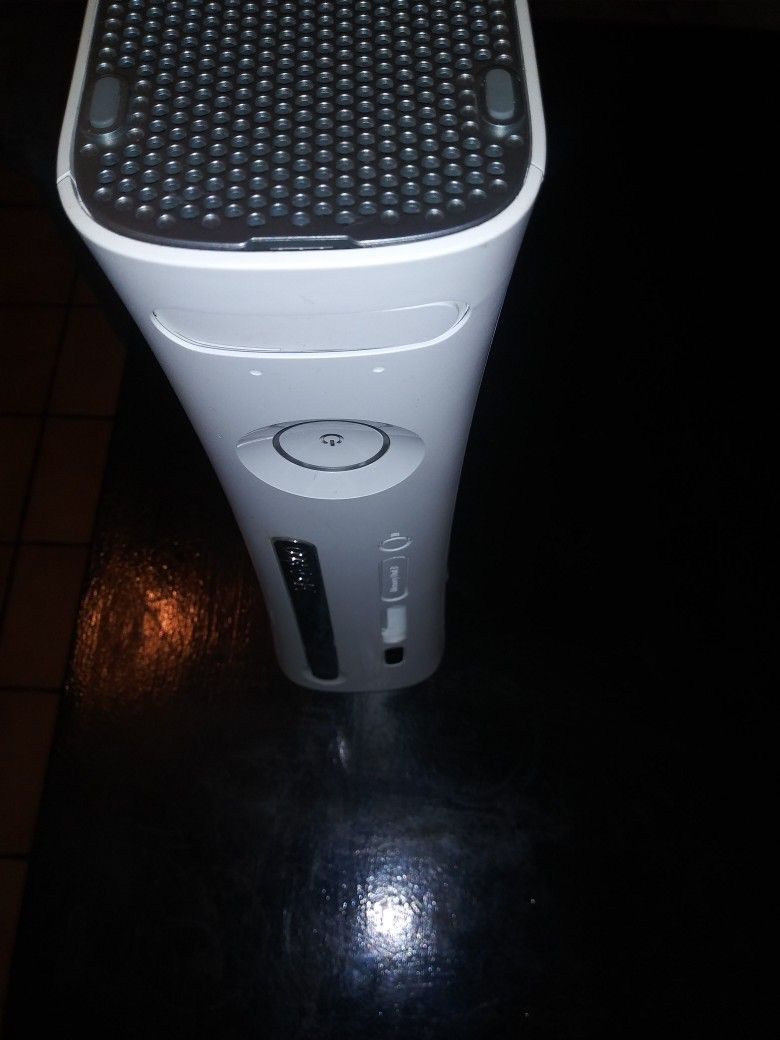 XBOX 360 CONSOLE