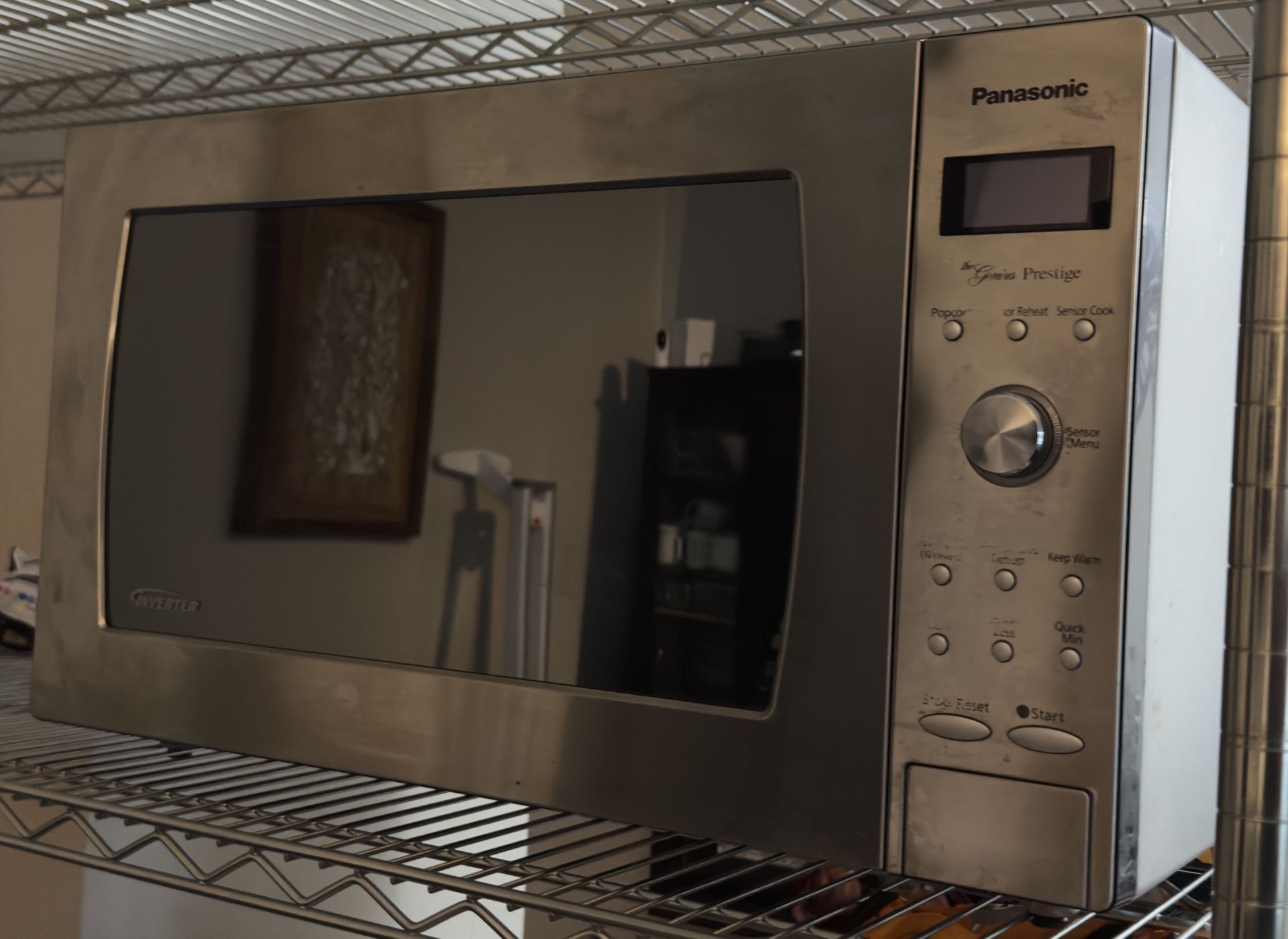 Panasonic (Huge) Stainless Steel Microwave. 2.2 cu.ft. Cyclonic Wave Inverter Microwave, 1250W - NN-SD975S