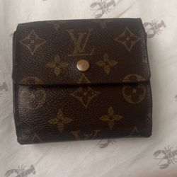 louis vuitton wallet with clasp