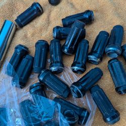 Wheel Lugs Set 14mm X 1.5