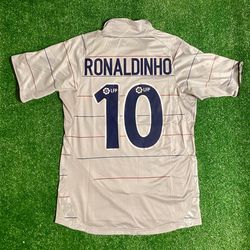 Barcelona Away Jersey 03/04 Ronaldinho