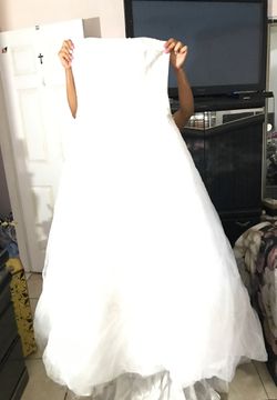 WEDDING DRESS / DAVID BRIDAL SIZE 10 in Deltona Florida pick up only😷