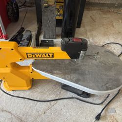 Dewalt Scroll Saw With Stand And Light 