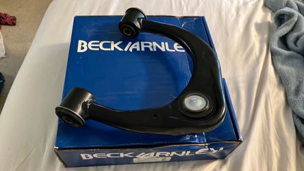 Front Upper Passenger Control Arm Lexus GX, FJ Cruiser, 4 Runner