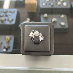 14k White Gold Diamond Ring 