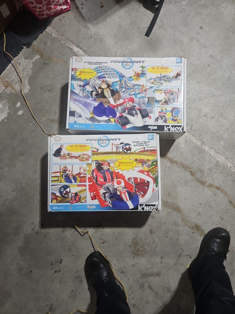 Huge Lot Mario Kart Wii K'Nex Track Sets Motorized Cars