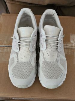 Woman's cloud On sneakers