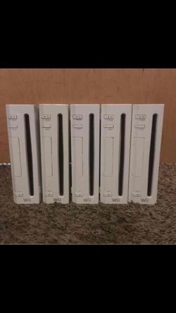 5 Nintendo Wii's