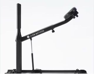 DB METHOD SQUAT MACHINE