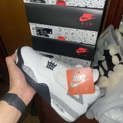 DS Nike Air Jordan Retro 4 White/Cement 2025 Size 8,8.5,9