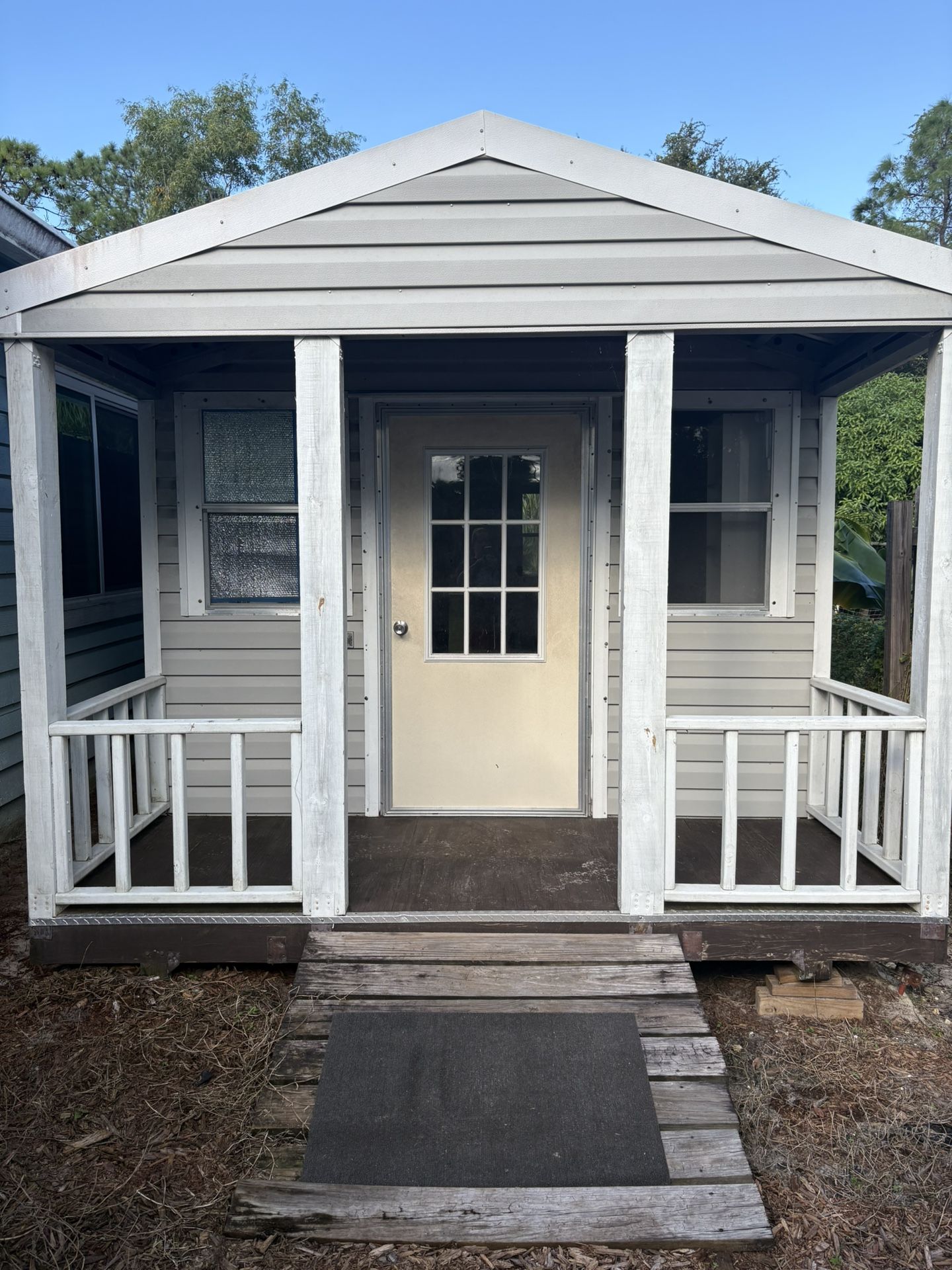10x20 Lark brand Shed finished interior